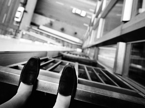 Gəncədə imtahandan kəsilən qız intihara cəhd edib