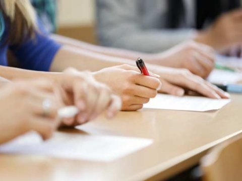 Keçən il dövlət qulluğu üzrə imtahan verən namizədlərin 43,9 faizi sertifikat əldə etmək hüququ qazanıb  