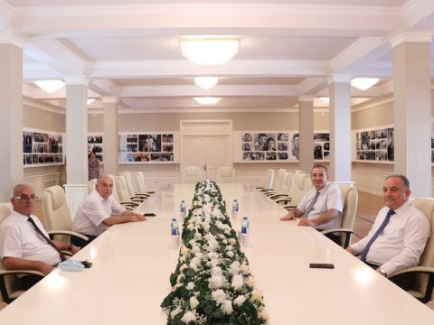 AzTU-nun rektoruna “Yubiley döş nişanı” təqdim olundu