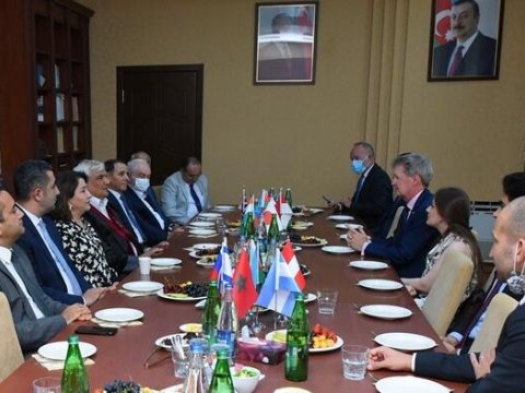 Məzun günü təntənəsi: Səfirlər ADU-ya gəldi - Foto