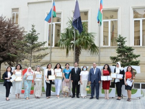 UNEC-də Çin dili kursunu uğurla bitirən məzunlara sertifikatlar təqdim olunub-FOTO
