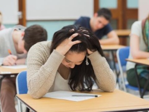 Müəllim namizəd sualları imtahan zalından çıxarmağa cəhd göstərdi-  CƏZALANACAQ - RƏSMİ