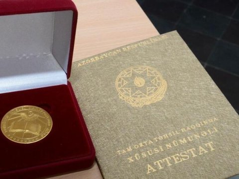 Bakıda şagirdlərə qızıl nişanlar verildi - SİYAHI