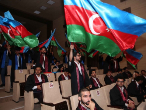 Bakı Ali Neft Məktəbində “Məzun günü”keçirilib