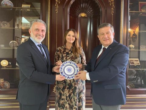 Milli Məclisin Mədəniyyət Komitəsinin sədri Lokman Həkim Universitetinin nümayəndə heyəti ilə görüşüb