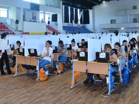 Əgər müəllim də abituriyent kimi imtahan olunacaqsa, universitet təhsilinə nə gərək var?-Təhsil eksperti MİQ-dən yazdı