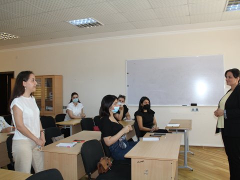 “İxtisasartırma proqramlarının məzmunu və qiymətləndirilməsi” mövzusunda seminar keçirilib