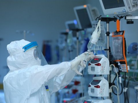 Məktəb müəllimi koronavirusdan vəfat edib -FOTO  