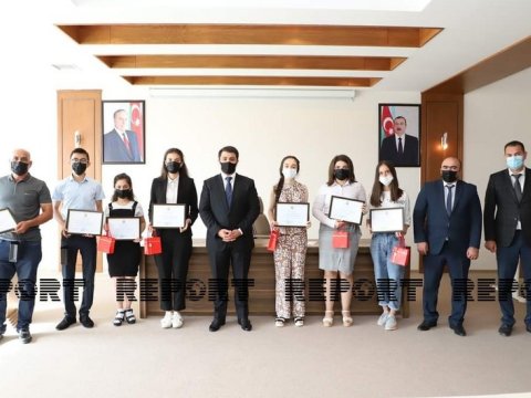 Neftçalada yüksək bal toplayan gənclərlə görüş keçirilib