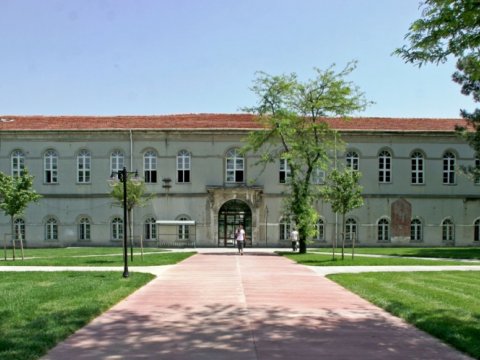 Türkiyə universitetlərində bu gündən etibarən ənənəvi təhsilə başlanılır  