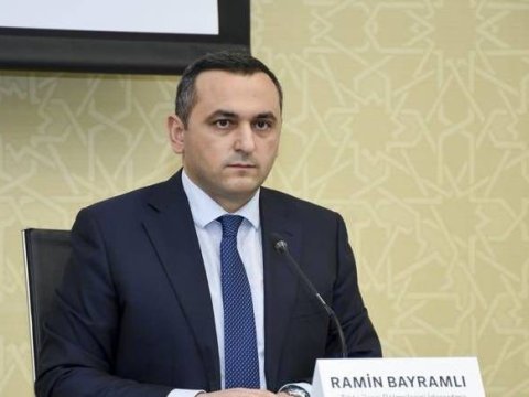 DİM-in eksperti, ATU-nun baş müəllimi. 100-dən çox elmi məqalə və dərsliyin müəllifi-Ramin Bayramlı