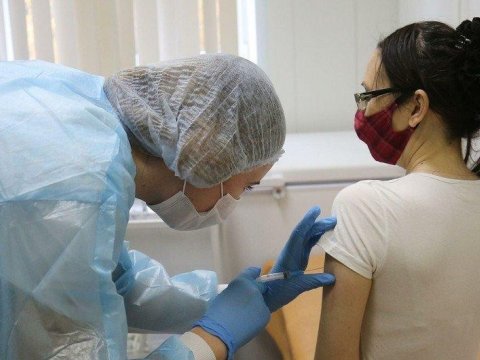 Məktəblərdə təhsil işçilərinin yenidən səyyar vaksinasiyası başladı  