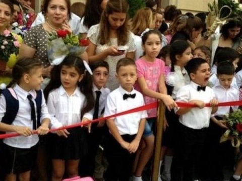 Övladını məktəbə göndərmək istəməyən valideyn nə etməlidir? – Hüquqi prosedur