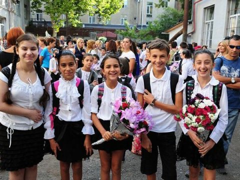 Gürcüstanda yeni dərs ili distant formada başladı
