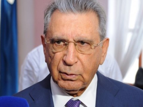 Ramiz Mehdiyevin işdən çıxardığı direktor Xalq artistinin qudası imiş  