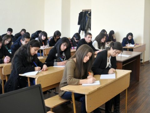 Gürcüstanda əyani tədris bərpa olunub