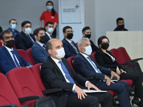 “SABAH Magistratura” və ikili diplom proqramları üzrə qəbul olan tələbələrlə görüş keçirilib