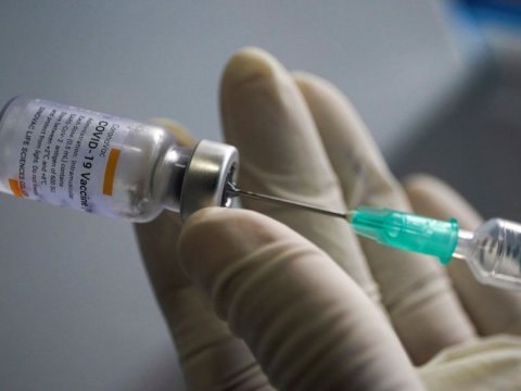Kanadada dövlət qulluqçuları məcburi peyvənd olunacaq  