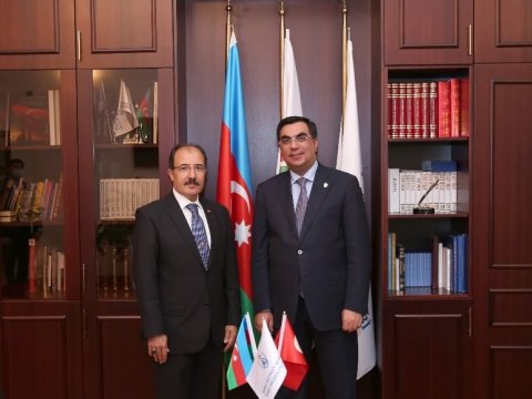  Türkiyənin Azərbaycandakı səfiri Cahit Bağcı Bakı Ali Neft Məktəbində