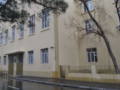 Bakıda qəzalı vəziyyətə düşən məktəb bağlanıb  