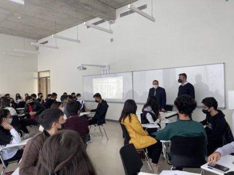 UNEC-də keçirilən intellektual yarışın qalibləri müəyyənləşib