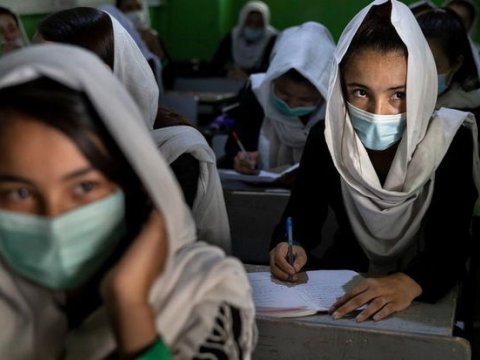 Taliban əfqan qızların məktəbə gedəcəyinə vəd verdi  