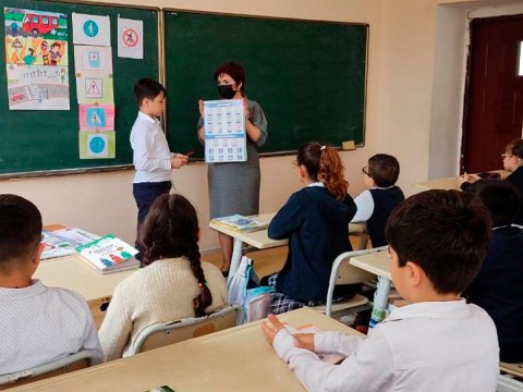 Məktəblilər yol hərəkəti qaydalarına dair maarifləndirilir
