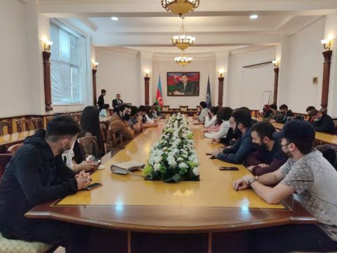 UNEC-də Zəfər Gününə həsr olunan şeir və mahnı müsabiqəsi keçirilib  