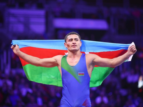 Dünya çempionu üçüncü dəfə tələbə adını qazandı-“Təhsil almaq heç vaxt gec deyil”