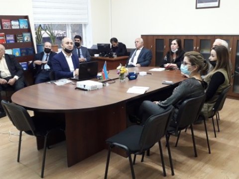 LDU-da iqtisadi mövzuda elmi seminar keçirilib