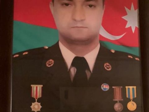AzTU-nun rektoru universitetin şəhid məzunu Natiq Baxşəliyevin ailəzini ziyarət edib-FOTO