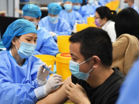 Müəllimlərin sağlamlığı üçün üçüncü doz vaksin vurulmalıdır-Aqşin Məmmədov