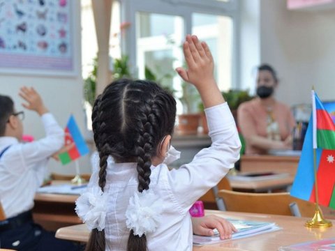 Bakıda daha bir məktəb distant tədrisə keçdi  