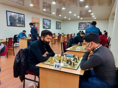 UNEC: Tələbələr arasında “Zəfər” şahmat turniri başa çatıb