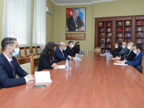 Fransanın Paris Nanterre Universitetinin nümayəndə heyəti UNEC-də olub-FOTO