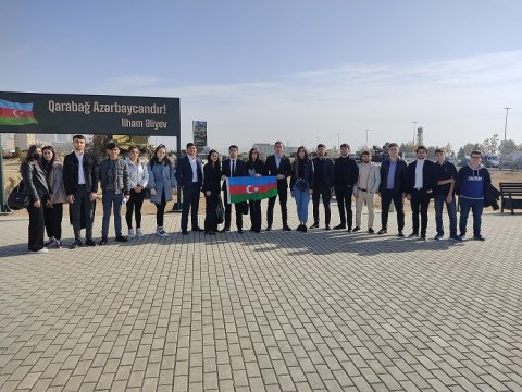 AzTU tələbələri Zəfər Günü münasibətilə Hərbi Qənimətlər Parkını ziyarət edib
