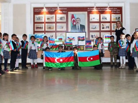 Bakı məktəblərində Dövlət Bayrağı Günü qeyd olunub