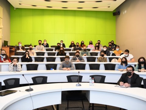 ADNSU-da doktorantlarla görüş keçirilib  