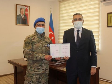 MDU-nun Vətən müharibəsi iştirakçısı olan məzununa bakalavr diplomu təqdim edilib-FOTO