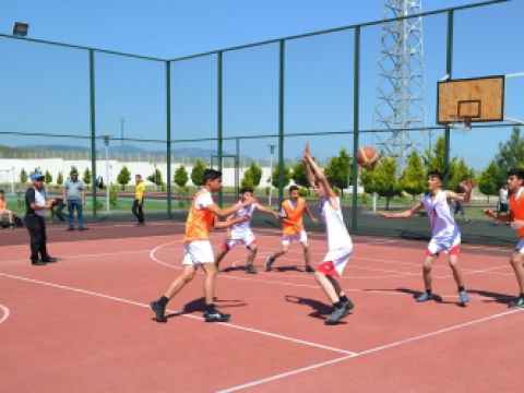 Şagirdlər arasında idmanın təbliği və kütləviləşdirilməsi yolunda stimuldur