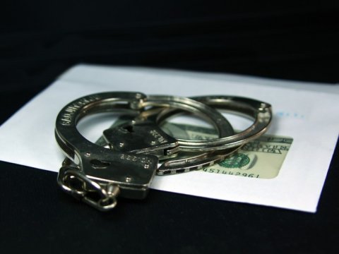 Siyəzəndə şagirdin adından saxtakarlıq edən müəllimə cinayət işi açılıb  