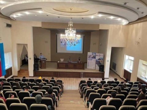 UNEC-in tələbələri xaricdə təhsil şərtləri barədə məlumatlandırılıb  