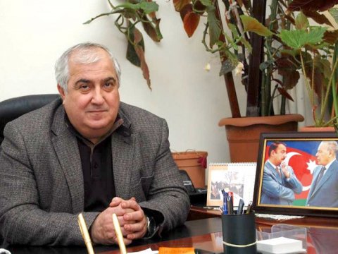 BDU-nin sabiq kafedra müdirinə qarşı 50 min manatlıq dələduzluq edən şəxs məhkəmədə ifadə verib