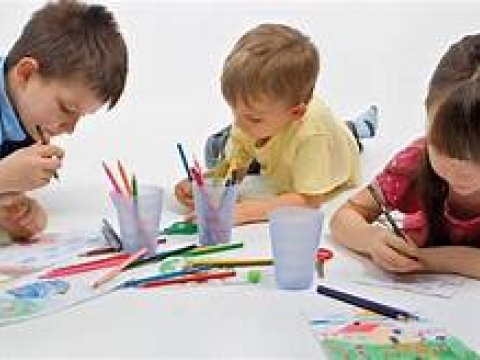 Ucqar kənd şagirdlərinə xüsusi rəssamlıq dərsləri keçirilir -FOTOLAR