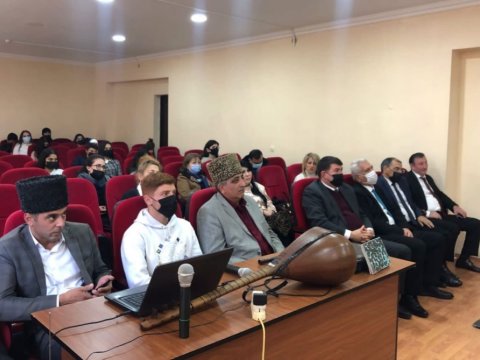 UNEC-in nəzdində Sosial-İqtisadi Kollecdə Aşıq Ələsgərin 200 illiyi qeyd olunub  