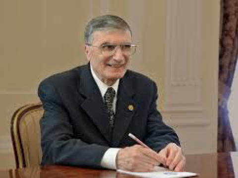 Elmlə məşğul olmaq istəyən azərbaycanlı gənclərə güvənirəm-Əziz Səncər