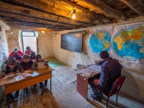 Qubada daxmada dərs keçirlər – Nazirlik ilin sonuna yeni məktəb sözü VERDİ  