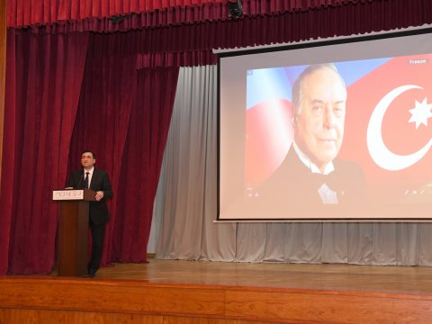 ADNSU-da ümummilli lider Heydər Əliyevin anım günü qeyd edilib