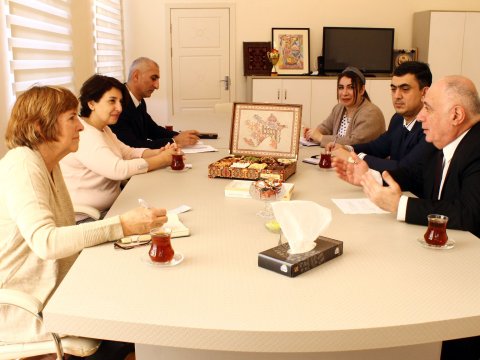 Kaliforniyalı qonaq LDU-da olub