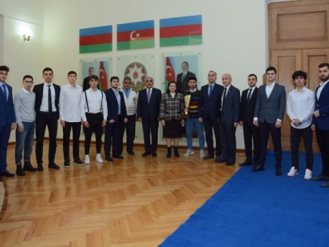 UNEC rektoru futzal yarışının qalibləri ilə görüşüb-FOTO